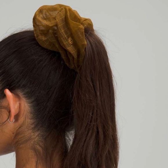 NWOT LULULEMON OVERSIZED SCRUNCHIE🤎🍋 - Picture 2 of 5